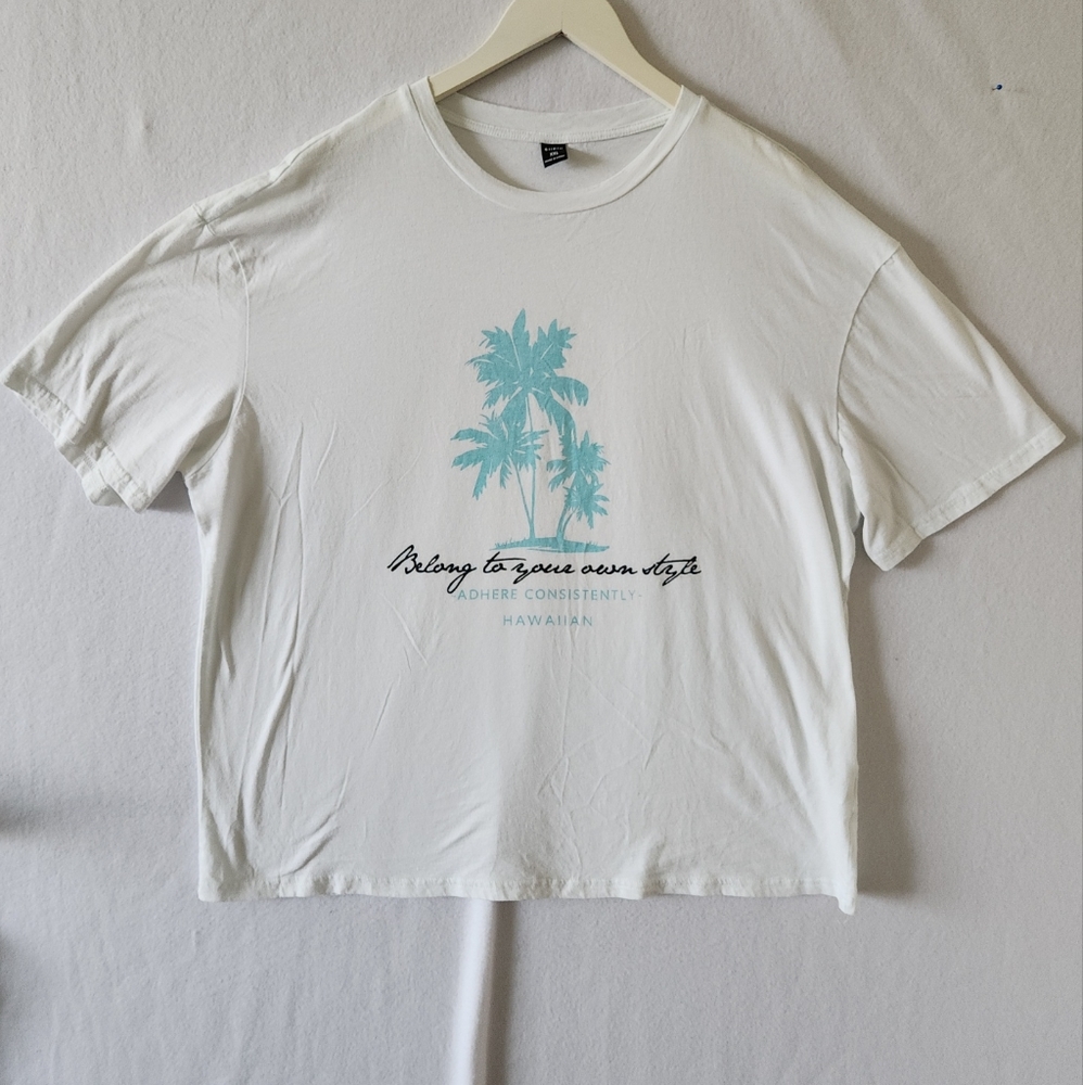SHEIN Men's Tropical Print Slogan T-shirt Size 2xl Ivory and baby blue.